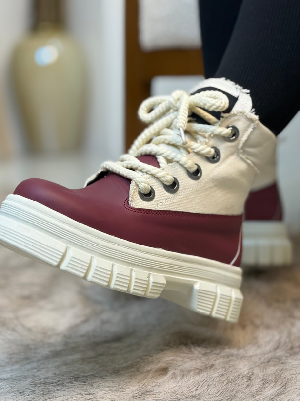 خرید نیم بوت زرشکی زنانه دسکوارد